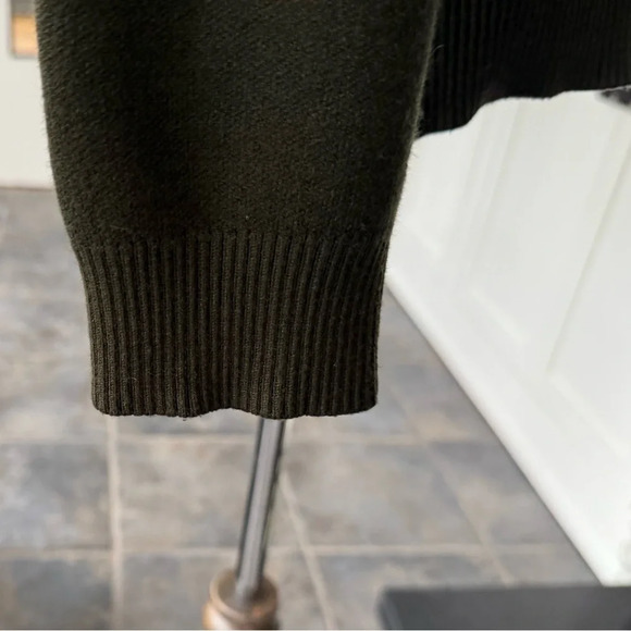 Zara Men’s Basic Olive Green Crew Neck Pullover Sweater Size M - Picture 4 of 7